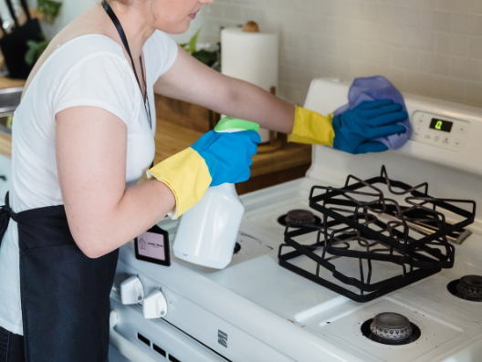 Shiny Fillis cleaning services keep Your Kitchen Shiny